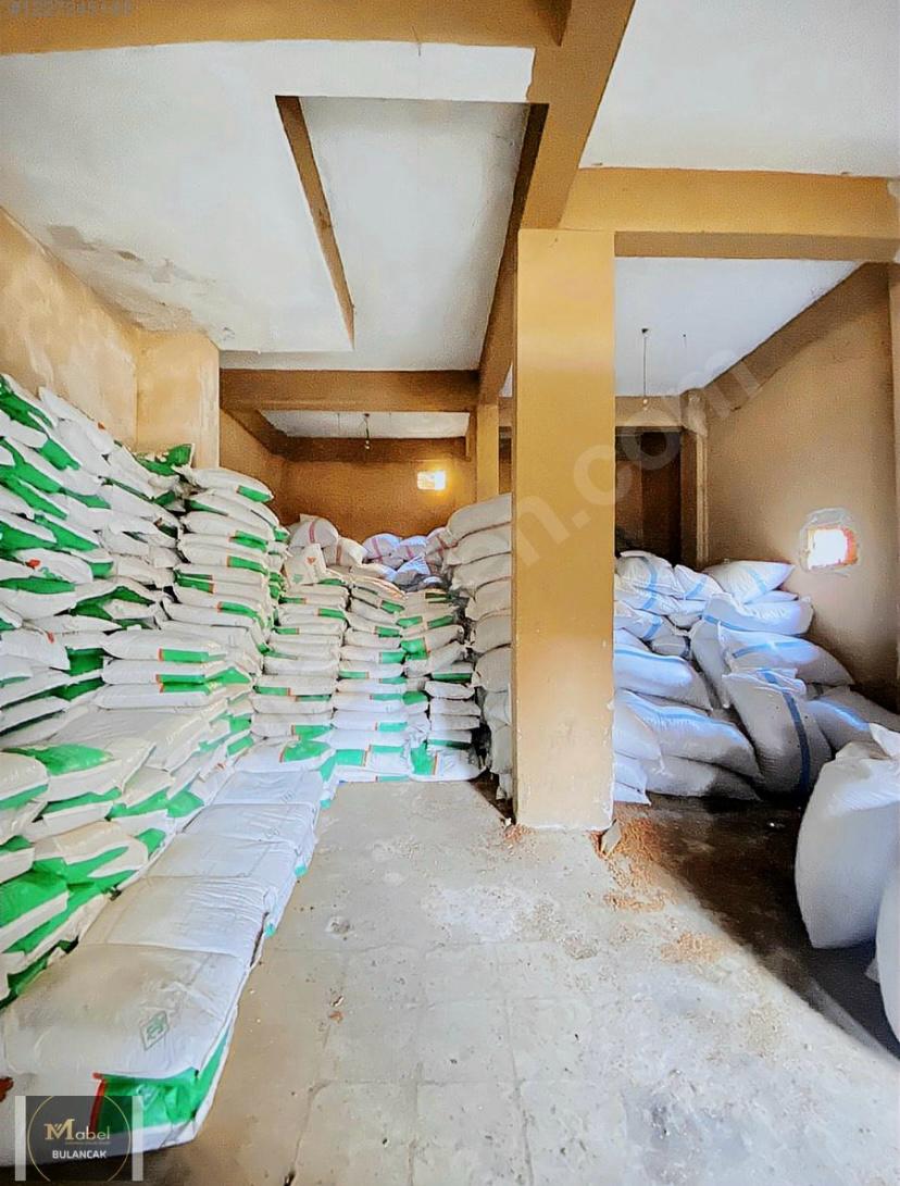 İŞLEK YOL ÜZERİ FIRSAT DÜKKAN